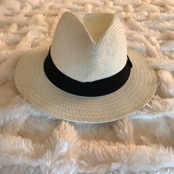 Goodfellow & Co Accessories - Good fellow Cream White Wide Brimmed Fedora
